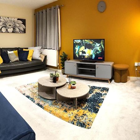 Large Cosy 2 Bedroom Ground Floor Flat In Stevenage Sg1 Sleeps 4-5 Free Parking 外观 照片