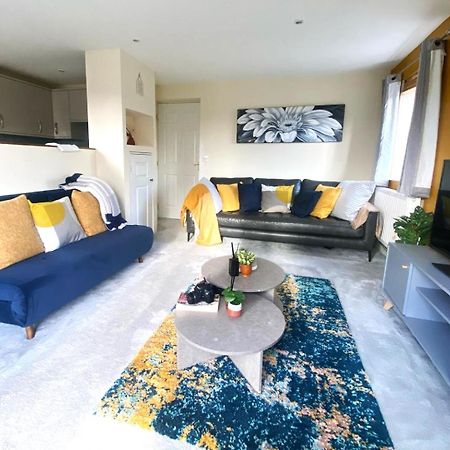 Large Cosy 2 Bedroom Ground Floor Flat In Stevenage Sg1 Sleeps 4-5 Free Parking 外观 照片