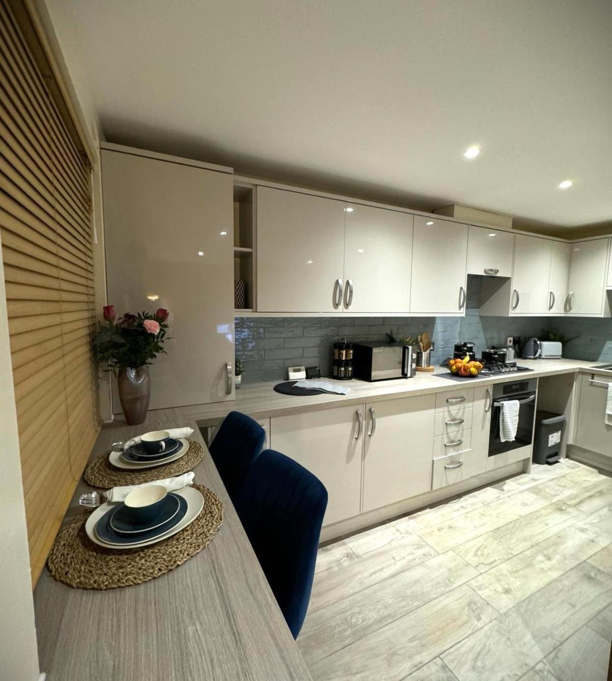 Large Cosy 2 Bedroom Ground Floor Flat In Stevenage Sg1 Sleeps 4-5 Free Parking 外观 照片