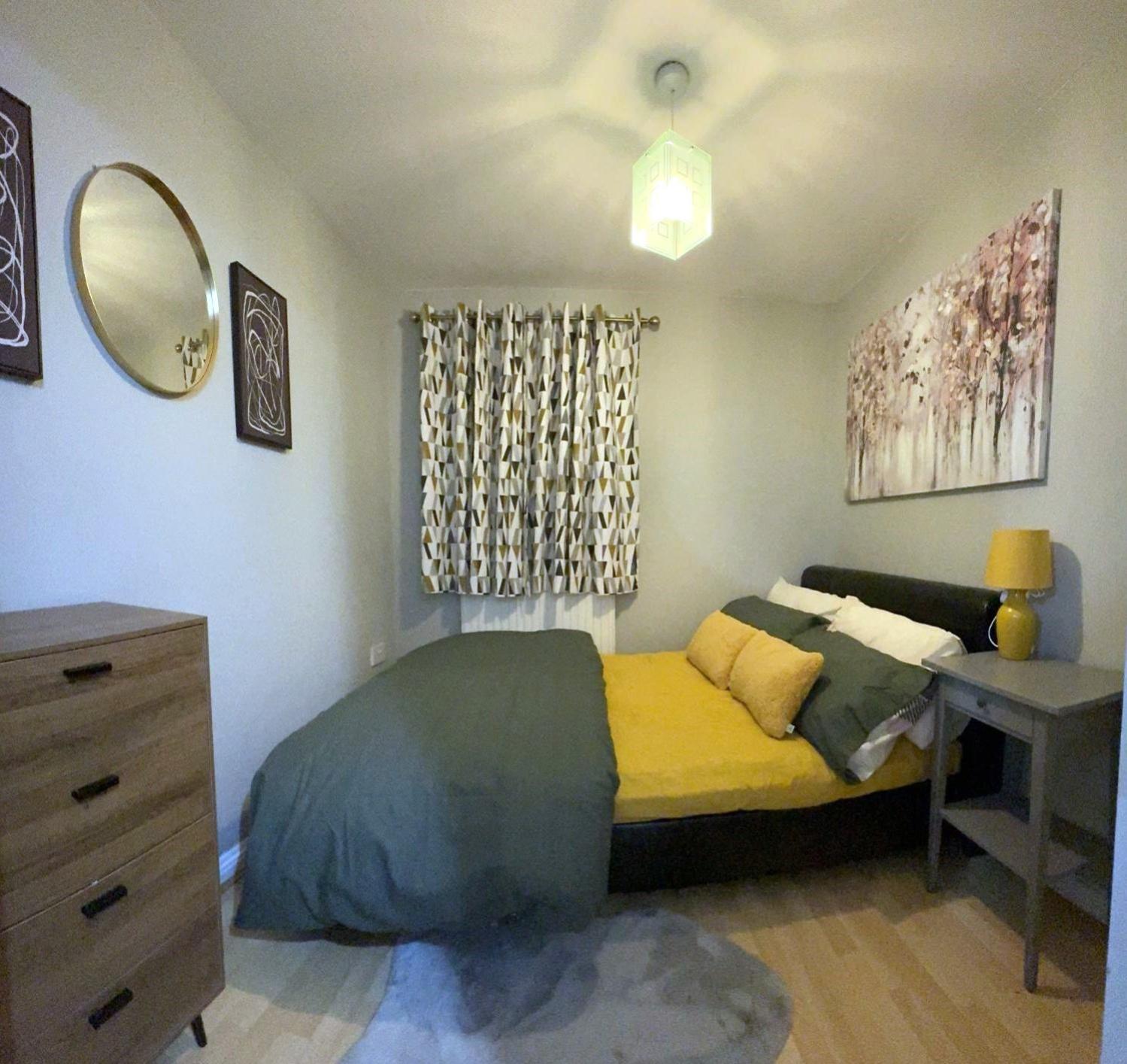 Large Cosy 2 Bedroom Ground Floor Flat In Stevenage Sg1 Sleeps 4-5 Free Parking 外观 照片